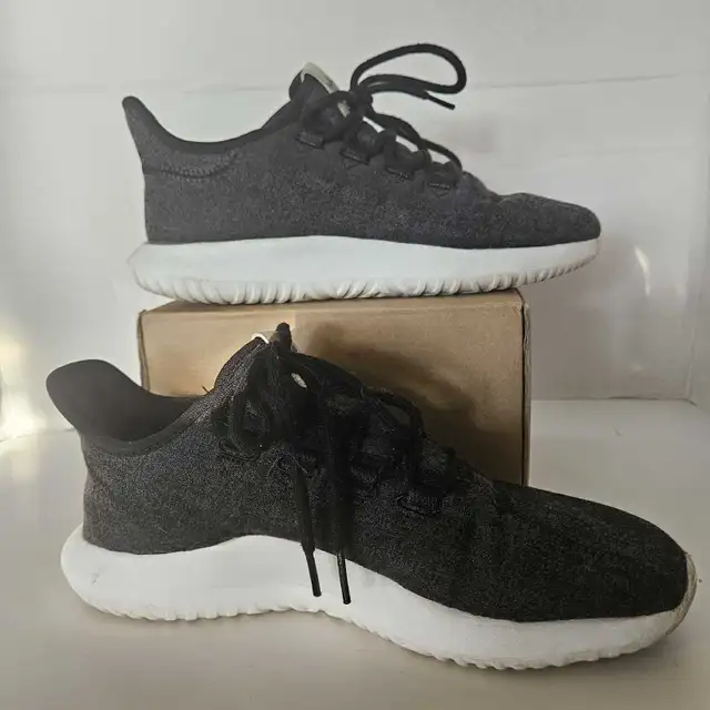 ADIDAS ORIGINALS Tubular Shadow  Women's Runnin in Women's - Shoes in Kitchener / Waterloo - Image 2