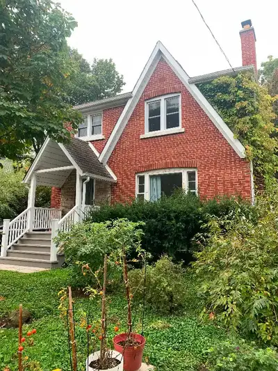 ROOM FOR RENT (1 YEAR) SEPT 1, 2025 - AUGUST 29, 2026