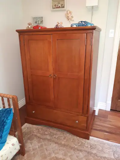 JUSTE SUPERBE Meuble Armoire ou Bar Comme Neuf, View more