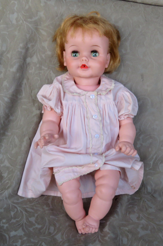 1960 DEE CEE MATTEL CANADA MOON BABY LARGE 22" DOLL SLEEP EYES in Toys & Games in City of Toronto