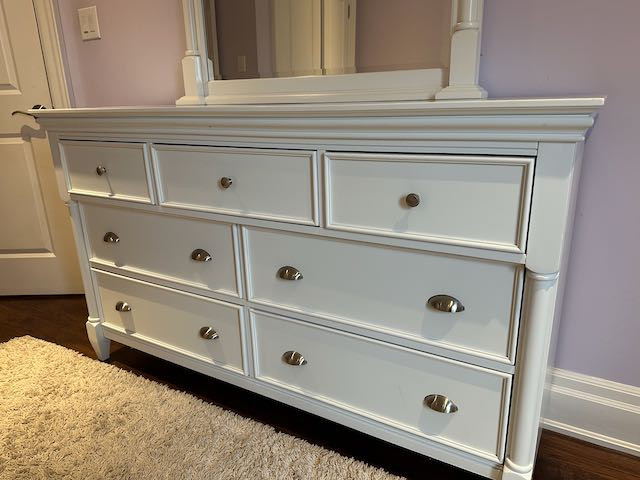 White Wooden Dresser with Mirror in Dressers & Wardrobes in City of Toronto - Image 3