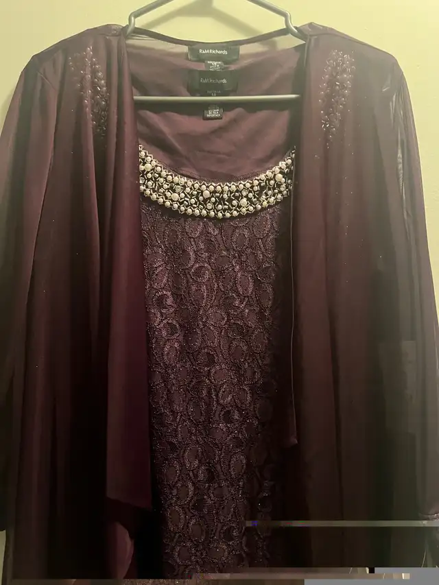 R&M Richards Womens 2pcs  Jacket /  Dress 14, Plum in Women's - Dresses & Skirts in Mississauga / Peel Region - Image 10