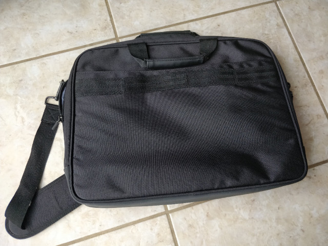 Dell Notebook/laptop Carrying Case Black, T3315 - Mint in Laptop Accessories in Windsor Region - Image 3