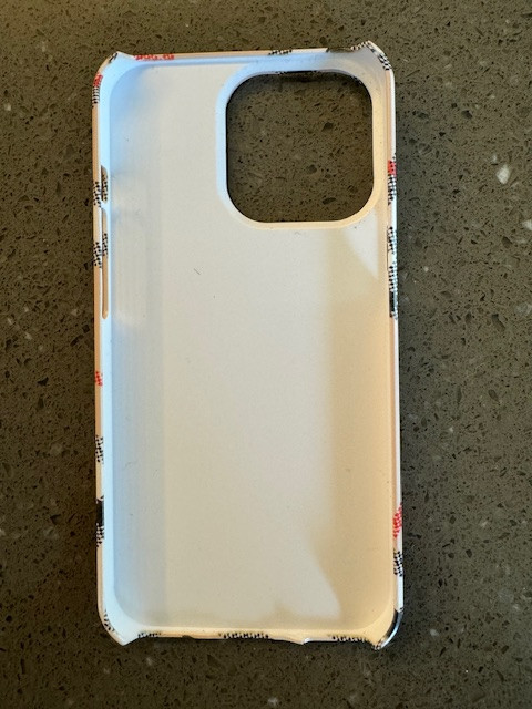 iphone 13 Pro case (plaid with R initial) in Cell Phone Accessories in Calgary - Image 4