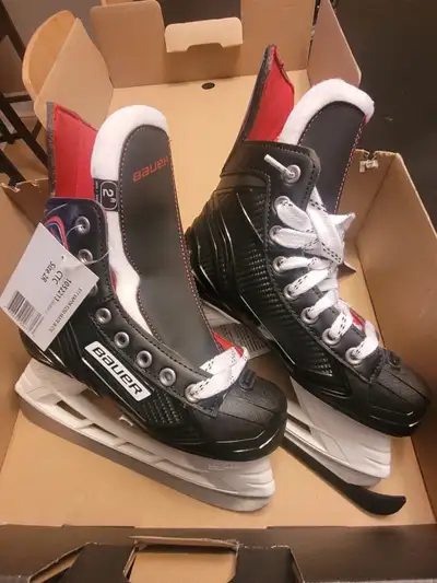 Patins pour garçon flambant neufs. Fiston a trop grandi en 1 an et la saison de patin a été affreuse...