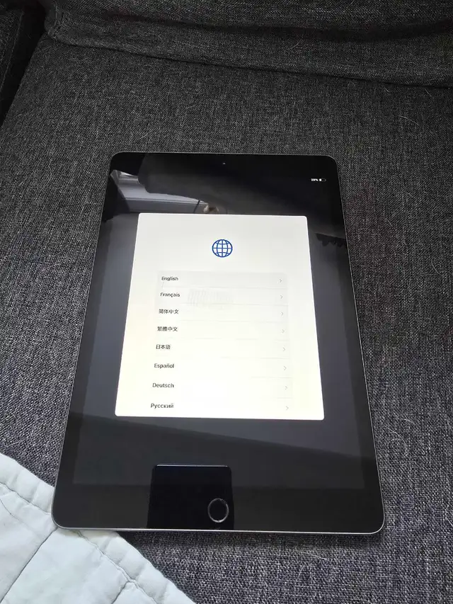 Locked iPad A2197 in iPads & Tablets in Ottawa - Image 2