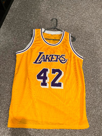 Autographed “Big Game” James Worthy jersey