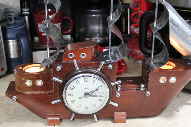 UNITED ANTIQUE SHIP CLOCK.....WORKING CLOCK AND LIGHTS in Arts & Collectibles in Hamilton