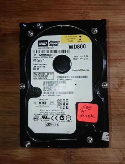 Disponible immédiatement (le temps d'arranger un RDV) Bon disque dur HDD 3,5 *PATA (pins) - 80 gbyte...