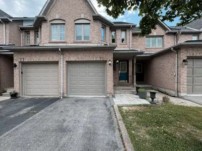 Beautiful Townhouse in Square One – Wont Last