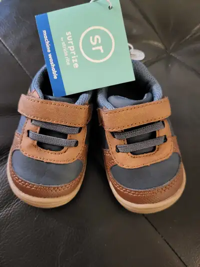 Surprize by Stride Rite Shoes Size 3, View more