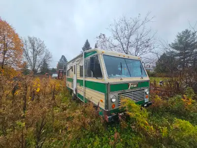 Used Titan motorhome. Dodge motor 440 running condition. Motor and transmission excellent.