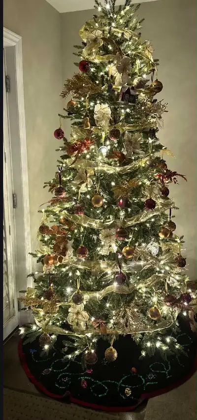 Pre-lit 7.5' Christmas Tree - NEW IN UNOPENED BOX, View more