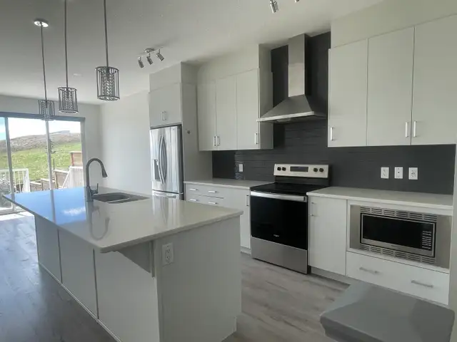 Calgary Home Cleaning | Same Team Every Visit | AAE Home Glow