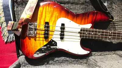GUITARD  BASS FENDER JAZZ LIMITED USA, View more