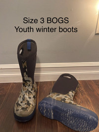 BOGS kids boots size 3