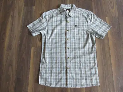 Men's Small Lee Button Up Short Sleeved Top - Bought and never worn (Tried on but sadly it did not f...