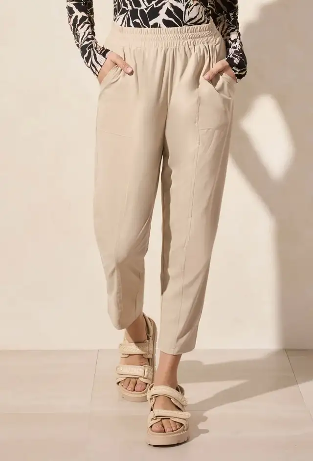 TRIBAL SPORT CAPRIS in Women's - Bottoms in Barrie - Image 2