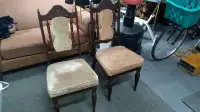 2 chaises antiques