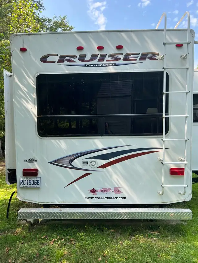 Caravane à sellette (fifth wheel) in RVs & Motorhomes in Granby - Image 3