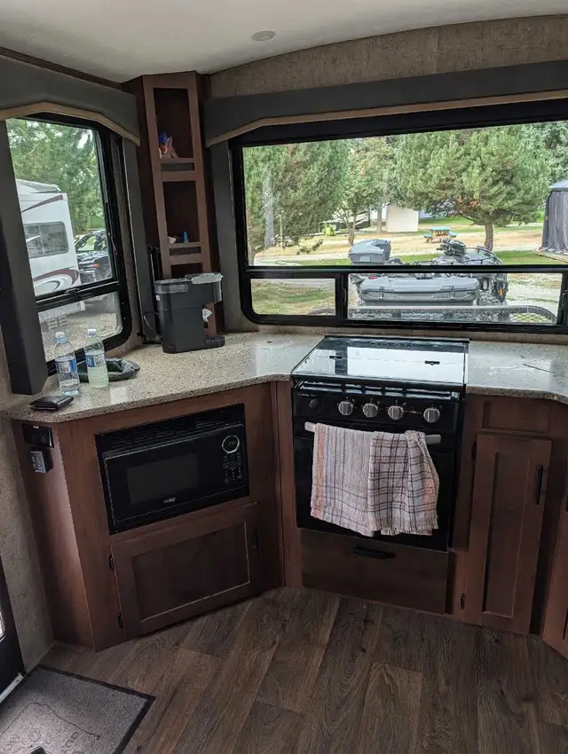 travel trailer in Travel Trailers & Campers in Penticton - Image 8