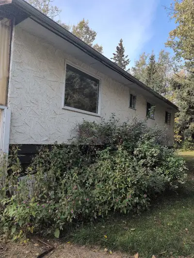 42x26 2 bedroom house,1 bath,needs to be moved off the property.new roof in 2018.