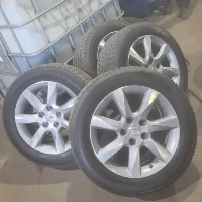 FR: Pneu d’hiver avec mag en bonne état. ENG: Winter Tires with mags in good conditions.