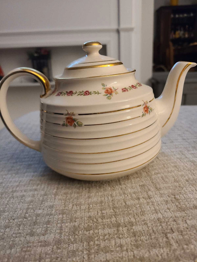 Sadler vintage Tea set in Arts & Collectibles in St. Catharines - Image 2