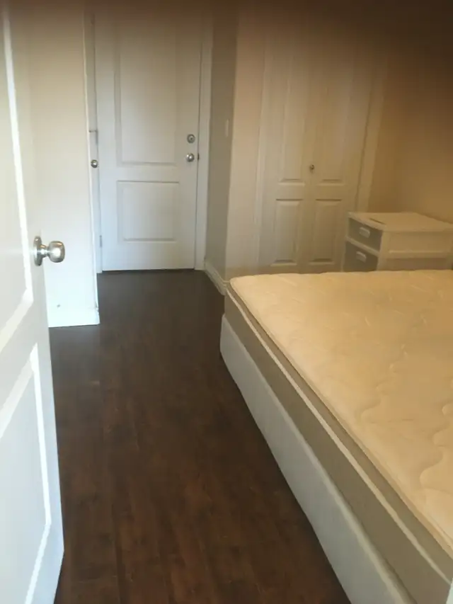 Ground level 1br Suite easy to downtown/UBC by Joyce Skytrain