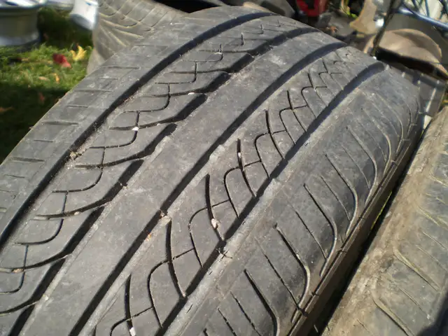 Honda16 OEM Alloy 5x114.3 and 2 P205/50/R17 all season tires in Tires & Rims in Ottawa - Image 4