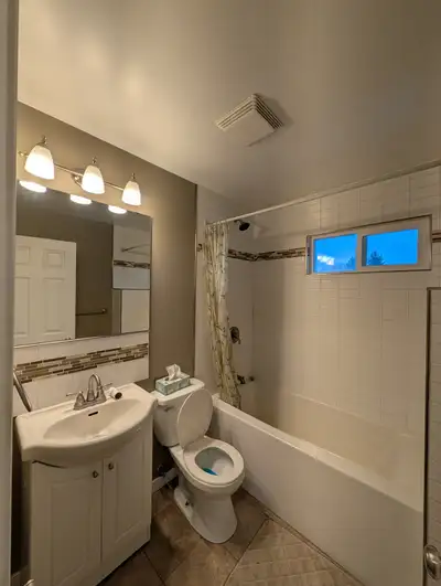 BRIGHT & MODERN 3‑BEDROOM, 2‑BATH FURNISHED TOWNHOME – KITIMAT Move‑in ready and fully furnished, th...