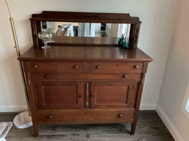 SOLID WOOD SIDEBOARD/BUFFET. in Hutches & Display Cabinets in Oshawa / Durham Region