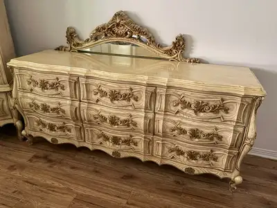 3 Morceaux Style Louis-Xv IMPECCABLE, View more
