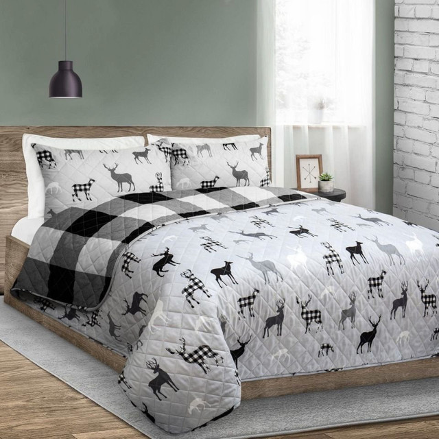 New Buffalo Plaid Deer Reversible Quilt Set - QUEEN OR KING $65 in Bedding in North Bay - Image 2