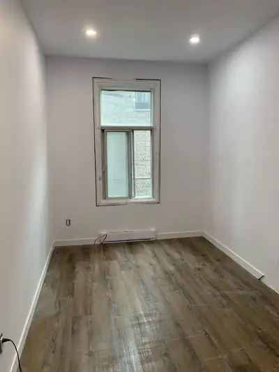 5 1/2 with 3 closed bedrooms