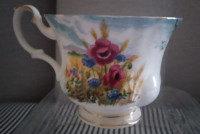 Vintage Royal Albert English Bone China Tea Cup