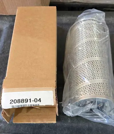 Brand new in box, in factory wrapping. Hydraulic filter, fit's a Roadtec asphalt paver. Reg price is...