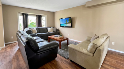 5 min walk to Fanshawe College, 5 Beds - 3 Baths for Rent 1-May, View more