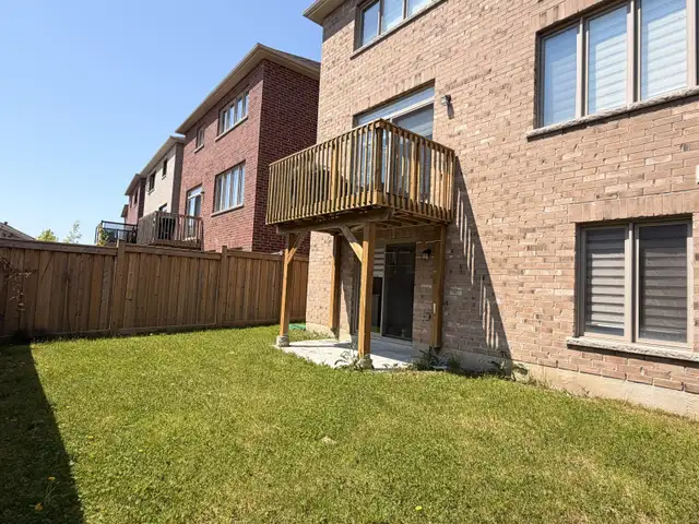New WALKOUT legal basement with a separate entrance for rent. in Long Term Rentals in Oshawa / Durham Region - Image 5