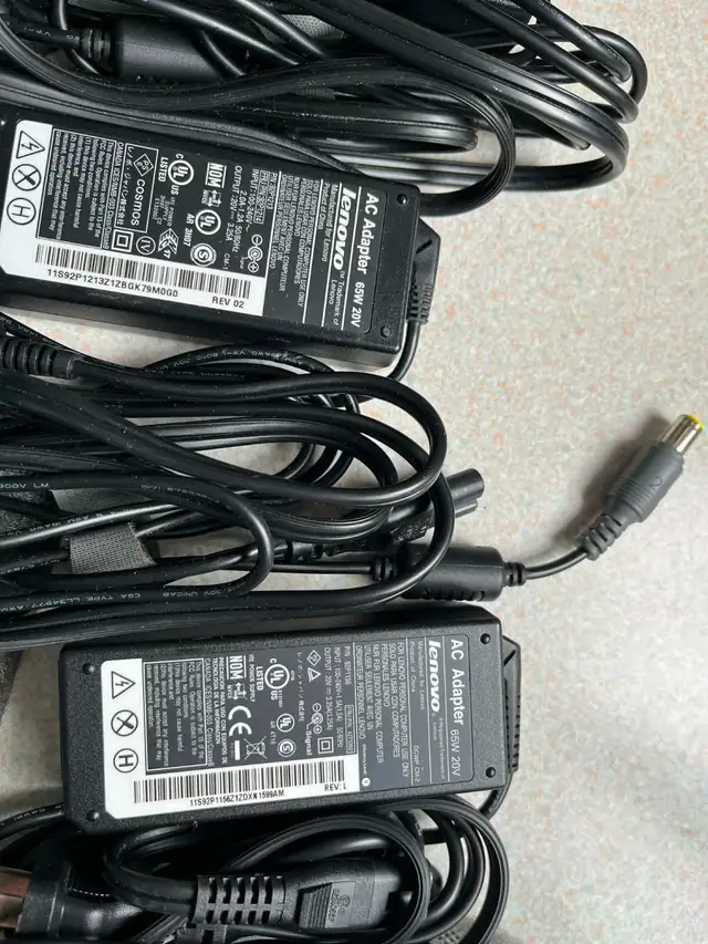 Disque dur Hitachi+Chargeur de batterie portable LENOVO in Laptop Accessories in Longueuil / South Shore - Image 2