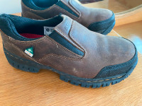 Steel toed work shoe