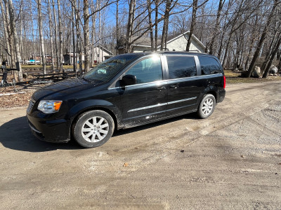  Low mileage, Town & Country minivan