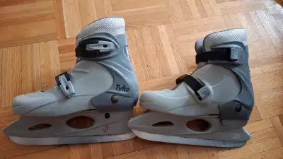 Skates / Patin Hockey sizes 2 / 3 / 4 ajustable, View more