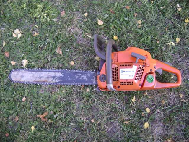 Husqvarna 359 chainsaw in Power Tools in Penticton