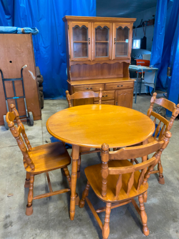 Solid Wood Dining Set in Dining Tables & Sets in Kawartha Lakes