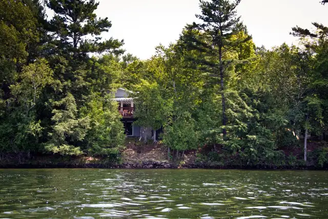 Waterfront cottage for rent on Pike Lake in Ontario in Canada - Image 2
