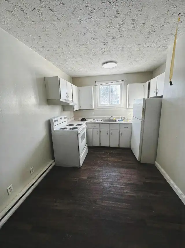 58 Barton Crescent, Unit02, 2-bedroom apt (1 bath 1 kt)Northwest