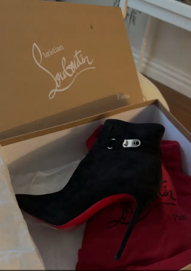 Christian LouBoutain “Red Bottom” So Kate 100 Booty in Women's - Shoes in City of Halifax - Image 2