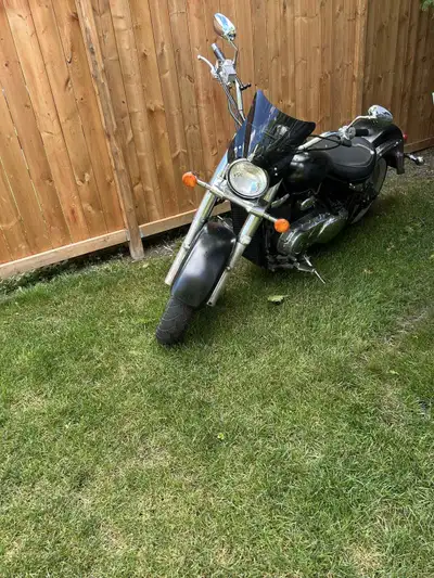 2002 Suzuki C50 800 cc 85,000km Shaft driven Kept in heated garage