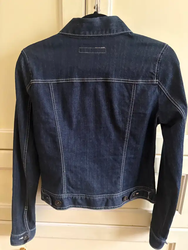 Calvin Klein Trucker Denim Jacket Size Small New Never Worn in Women's - Tops & Outerwear in City of Toronto - Image 4